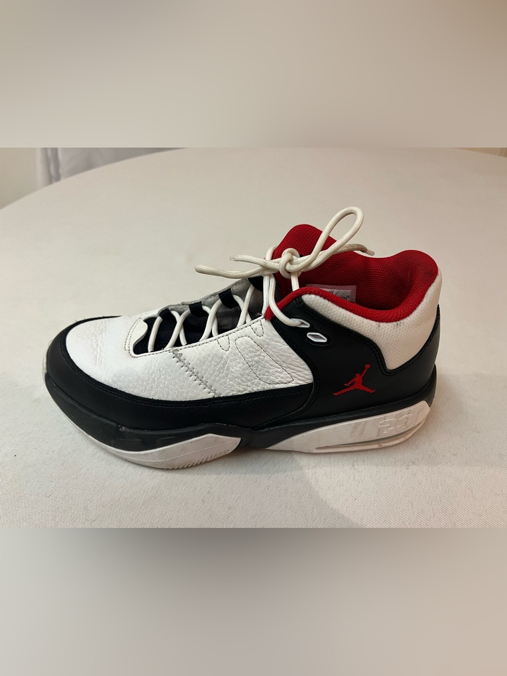 Nike Air Jordan - Air Max - Aura 3 White/Black/Red Basketball Shoes